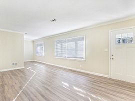 2757 Arrowood Dr, East Pt, Ga 30344 . Comfortable House in East Point, GA (Photo 7 of 11)