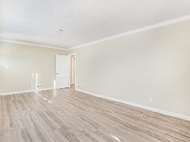 2757 Arrowood Dr, East Pt, Ga 30344 . Comfortable House in East Point, GA (Photo 9 of 11)