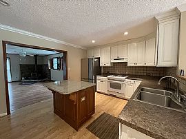 711 Larry Dr, Madison, Al 35758 in Madison, AL (Photo 4 of 12)