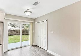 705 Oak Ridge Dr, Brandon, Fl 33510 in Brandon, FL (Photo 4 of 12)