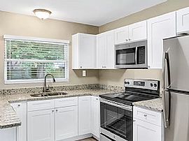 10 N Mars Ave, Clearwater, Fl  in Clearwater, FL (Photo 2 of 11)