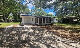 2467 Hyde Park St, Sarasota, Fl 34239 in Sarasota, FL