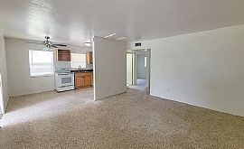 2467 Hyde Park St, Sarasota, Fl 34239 in Sarasota, FL (Photo 3 of 9)