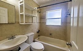 2467 Hyde Park St, Sarasota, Fl 34239 in Sarasota, FL (Photo 5 of 9)