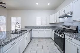 6650 S Venetian Dr, Tucson, Az 85746 in Tucson, AZ (Photo 4 of 12)