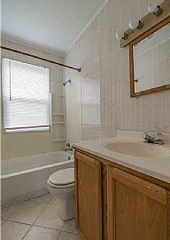 Beautiful Two Bedroom One Bathroom Home Is Ready to Move in  in Decatur, IL (Photo 5 of 5)