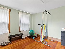 168 Alden Ave, New Haven, Ct 06515 in New Haven, CT (Photo 10 of 12)