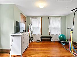 168 Alden Ave, New Haven, Ct 06515 in New Haven, CT (Photo 9 of 12)