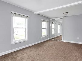 1387 Wood Ave, Bridgeport, Ct 06604 in Bridgeport, CT (Photo 7 of 12)