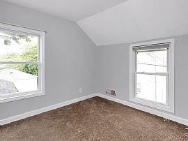 1387 Wood Ave, Bridgeport, Ct 06604 in Bridgeport, CT (Photo 8 of 12)