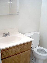 Room For Rent - in House in Lancaster, CA (Photo 2 of 6)