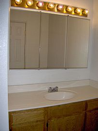 Room For Rent - in House in Lancaster, CA (Photo 6 of 6)