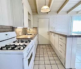 724 E Adams St, Tucson, Az 85719 in Tucson, AZ (Photo 3 of 10)