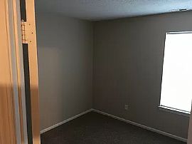 Adorable 3 Bedroom Home in Indianapolis, IN (Photo 3 of 12)