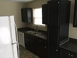 Adorable 3 Bedroom Home in Indianapolis, IN (Photo 7 of 12)