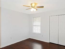 Charming 3 Bedroom Home in Lusby, MD (Photo 9 of 12)