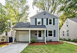 5123 N Bay Ridge Ave, Whitefish Bay, Wi 53217 in Whitefish Bay, WI