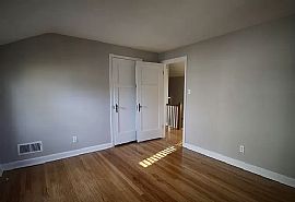 5123 N Bay Ridge Ave, Whitefish Bay, Wi 53217 in Whitefish Bay, WI (Photo 8 of 12)