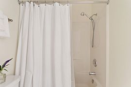 Fully Furnished and Newly Renovated Single Family Home in Charleston, SC (Photo 4 of 12)