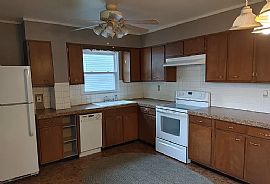 420 Dodge Ave, Williamstown, Wv 26187 in Williamstown, WV (Photo 3 of 12)