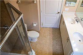 Charming 3bedroom in Homestead, FL (Photo 2 of 7)