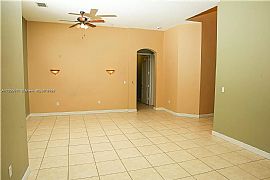 Charming 3bedroom in Homestead, FL (Photo 3 of 7)