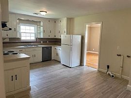 3 Beds 2839 Ashley Ave, Montgomery, Al 36109 in Montgomery, AL (Photo 2 of 7)