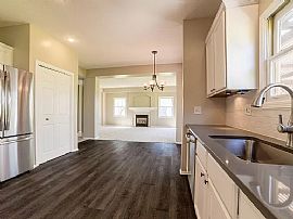 2506 135th St, Urbandale, Ia 50323yes  in Urbandale, IA (Photo 11 of 11)