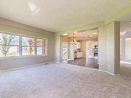 2506 135th St, Urbandale, Ia 50323yes  in Urbandale, IA (Photo 3 of 11)