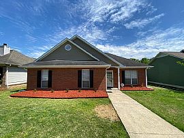 2122 Russet Meadows Ln, Birmingham, Al 35244 in Birmingham, AL