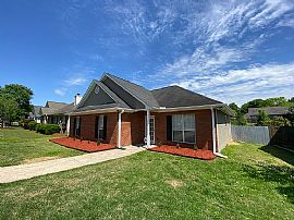 2122 Russet Meadows Ln, Birmingham, Al 35244 in Birmingham, AL (Photo 2 of 12)