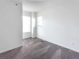 Apartment For Rent in Detroit, MI (Photo 2 of 11)