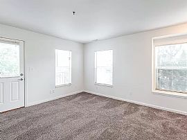Apartment For Rent in Detroit, MI (Photo 3 of 11)