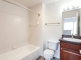 Apartment For Rent in Detroit, MI (Photo 5 of 11)