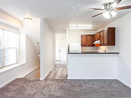 Apartment For Rent in Detroit, MI (Photo 6 of 11)