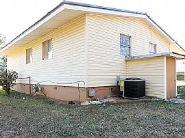 438 Murphys Ln, Bessemer, Al 35023 in Bessemer, AL (Photo 2 of 12)