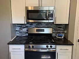 9300 S Francisco Ave, Evergreen Park, Il 60805 . Awesome House in Evergreen Park, IL (Photo 7 of 12)