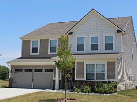 9555 Crossfield Rd, Avon, in 46123 . Comfortable Home in Avon, IN