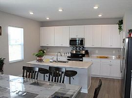 9555 Crossfield Rd, Avon, in 46123 . Comfortable Home in Avon, IN (Photo 2 of 6)