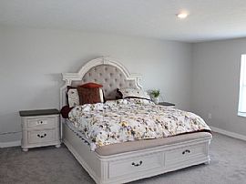 9555 Crossfield Rd, Avon, in 46123 . Comfortable Home in Avon, IN (Photo 5 of 6)