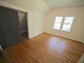 114 E Southern Dr, Bloomington, in 47401 . Nice House For Rent in Bloomington, IN (Photo 10 of 11)