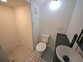 114 E Southern Dr, Bloomington, in 47401 . Nice House For Rent in Bloomington, IN (Photo 8 of 11)