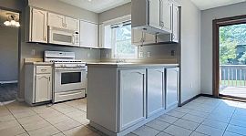 304 39th St, West Des Moines, Ia 50265 . Home Sweet Home  in West Des Moines, IA (Photo 5 of 9)