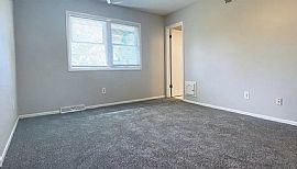 304 39th St, West Des Moines, Ia 50265 . Home Sweet Home  in West Des Moines, IA (Photo 9 of 9)