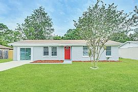 2380 Sharon Lake Dr, Jacksonville, Fl 32210 in Jacksonville, FL