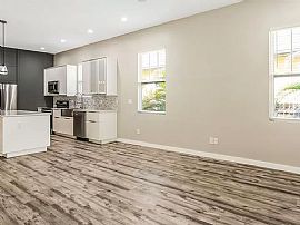 6913 N 19th St, Tampa, Fl 33610 in Tampa, FL (Photo 3 of 10)