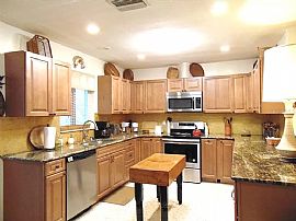 5203 108th St N, Saint Petersburg, Fl 33708 in Saint Petersburg, FL (Photo 2 of 8)