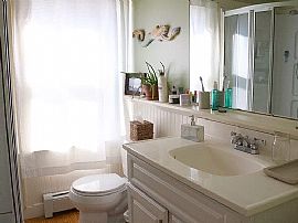 11 Dartmouth St, Newport, Ri 02840 in Newport, RI (Photo 11 of 12)