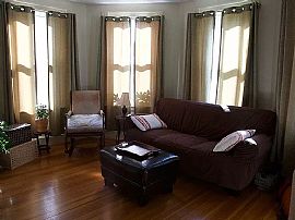 11 Dartmouth St, Newport, Ri 02840 in Newport, RI (Photo 6 of 12)