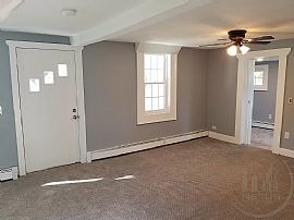 132 Park Ave, Warwick, Ri 02889 in Warwick, RI (Photo 3 of 12)